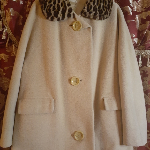 True Vintage Leopard Fur Collar Tan Wool  Coat - Picture 3 of 12